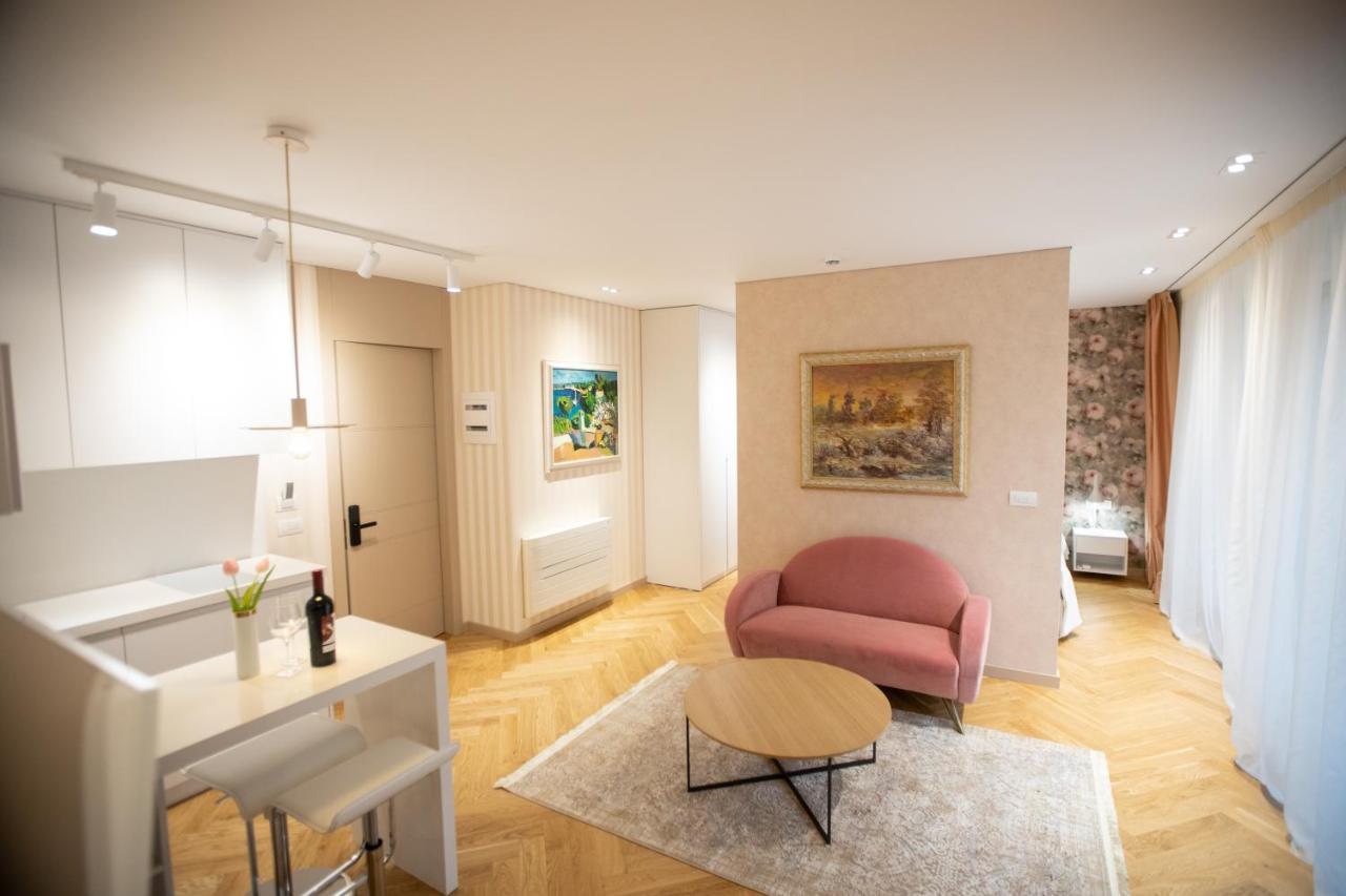 Seven Luxury Suites ティラナ エクステリア 写真