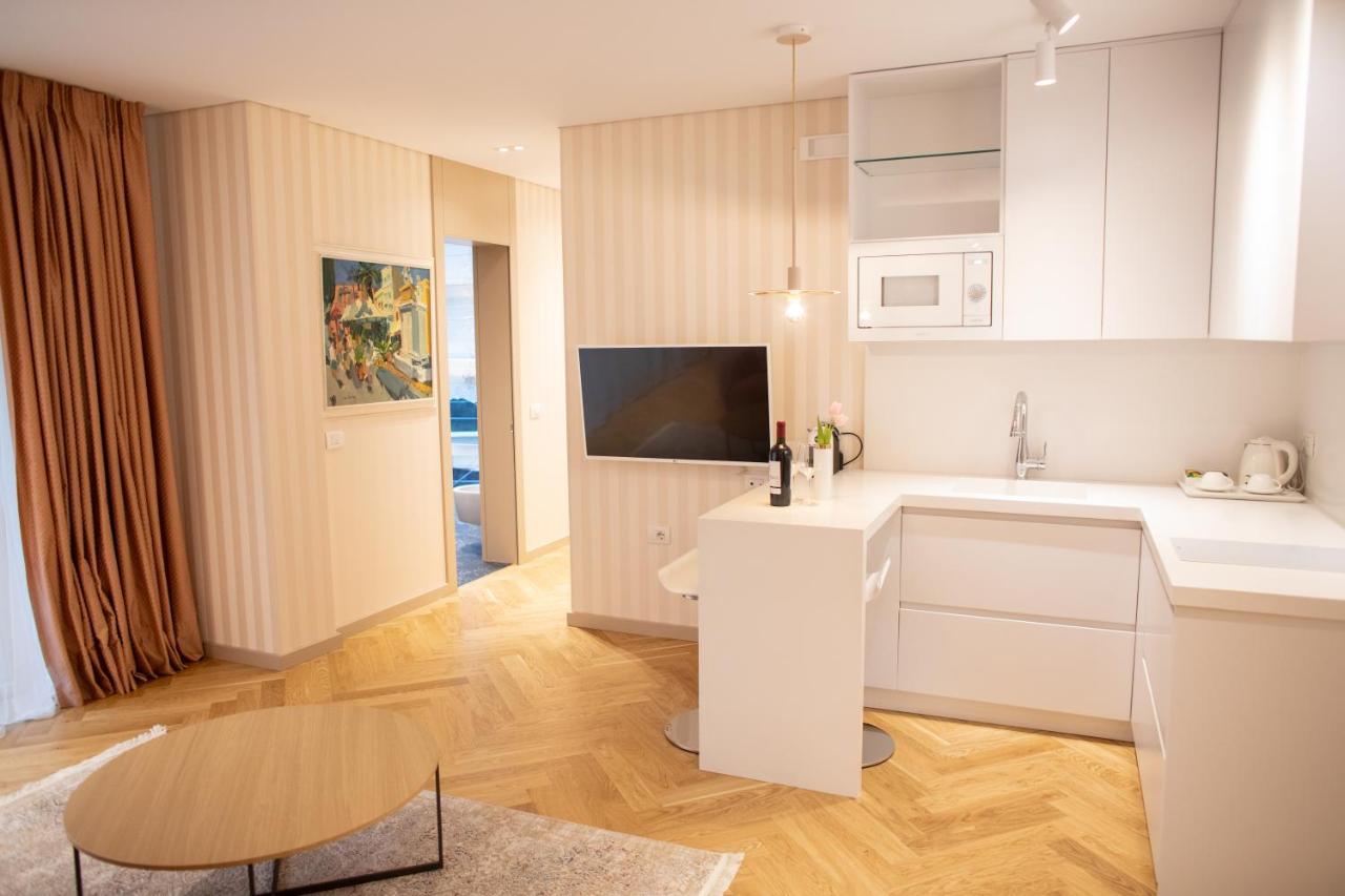 Seven Luxury Suites ティラナ エクステリア 写真