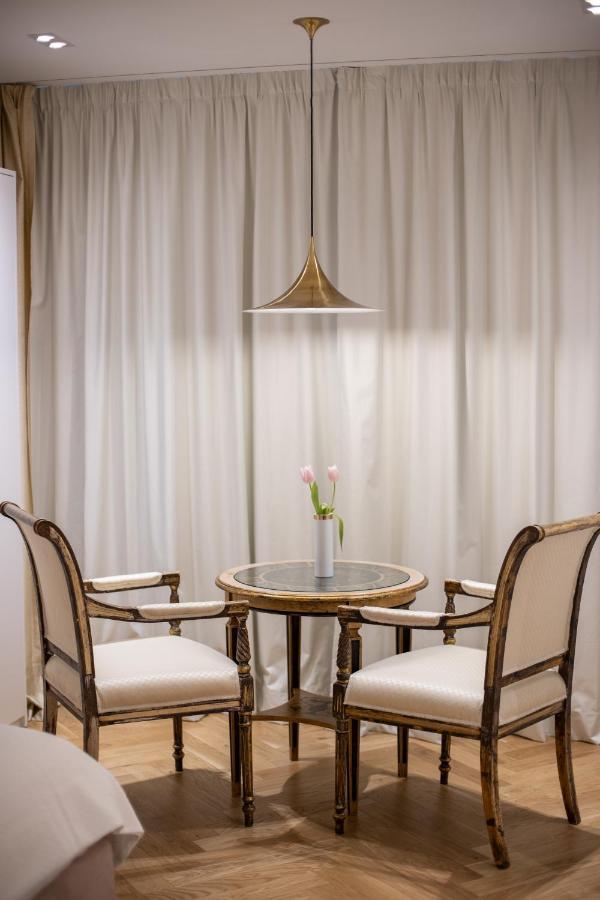 Seven Luxury Suites ティラナ エクステリア 写真